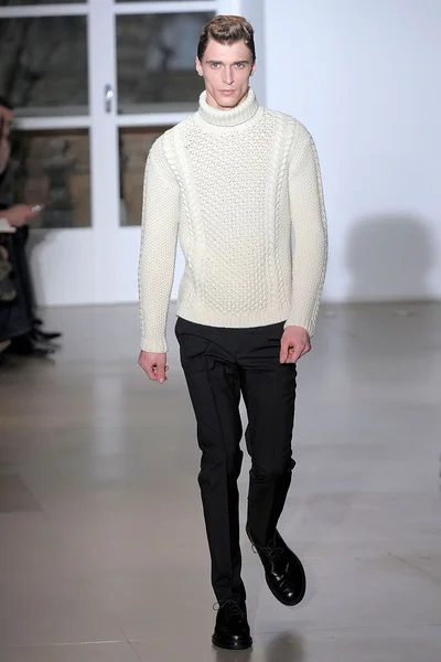 Look 18